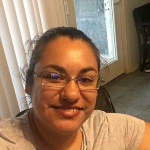 Meet your Posher, Shana